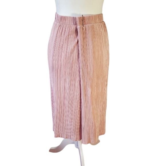 *SOLD* Pink pleated maxi skirt - Picture 3 of 12